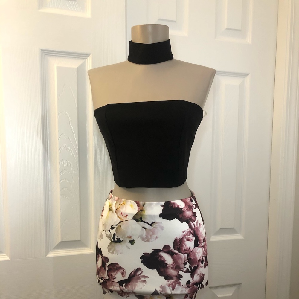 Neck strap crop top